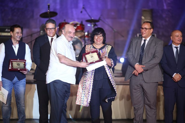 هاني شاكر أثناء تكريمه في مهرجان القلعة للغناء