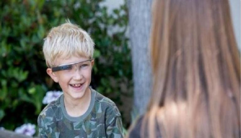 نظارة "سوبر باور جلاس" للأطفال المصابين بالتوحد
