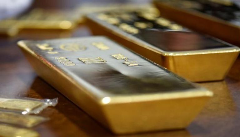 الذهب يتراجع 1.4% في أسبوع