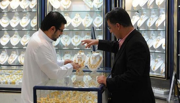 متجر للمجوهرات في أبوظبي – الصورة من رويترز