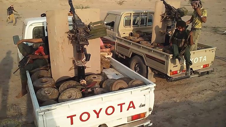 سيارات محملة بألغام تم العثور عليها في الأراضي اليمنية ألغام زرعها الحوثي في الأراضي اليمنية-أرشيفية