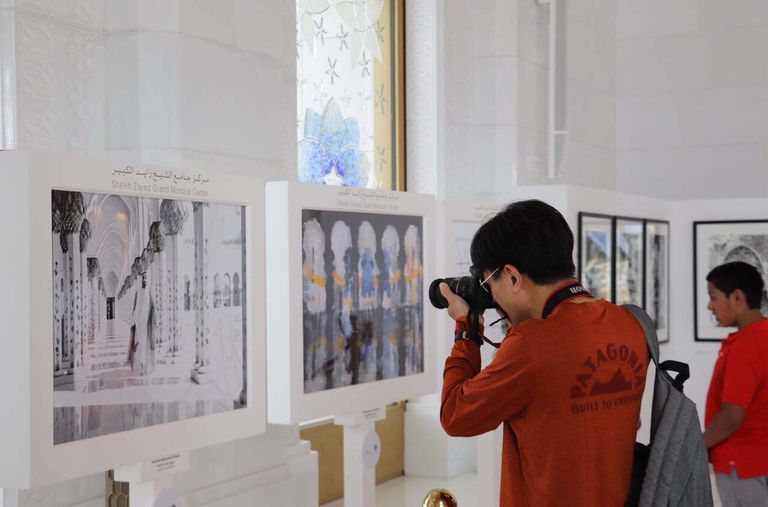 جامع الشيخ زايد الكبير ينظم معرض "قائد ملهم لجيل وفي"