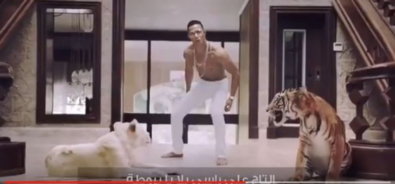 بالفيديو محمد رمضان يطرح الملك ويواجه تهمة الغناء دون تصريح