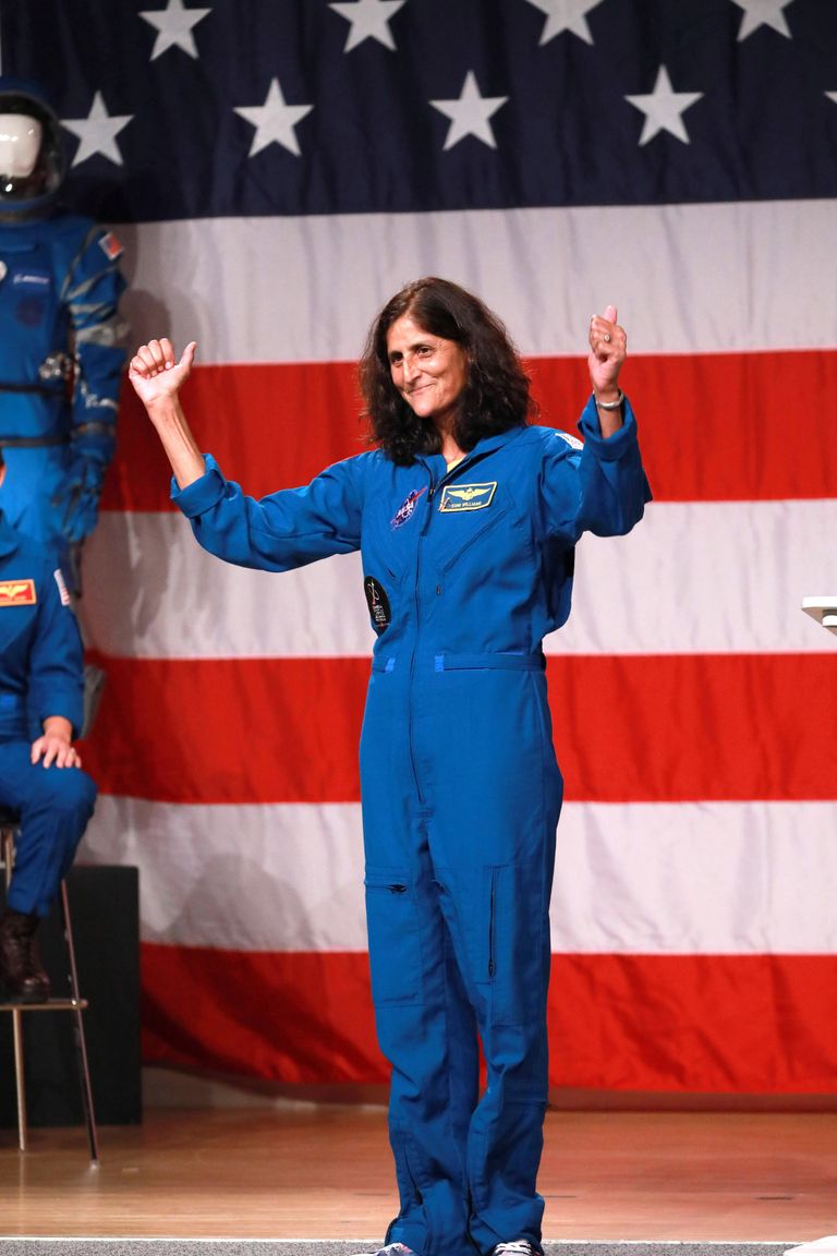 ناسا تحدد رواد فضاء أول رحلة أمريكية مأهولة منذ 2011