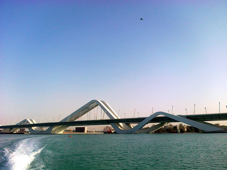 جسر الشيخ زايد في أبوظبي