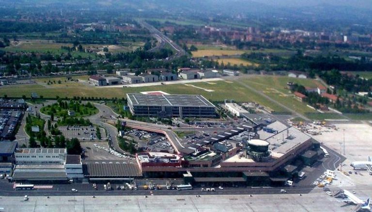 مطار بولونيا الإيطالي