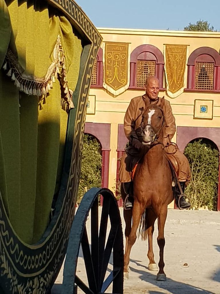 بطل الفيلم بدء تصوير فيلم أحمد باي في الجزائر