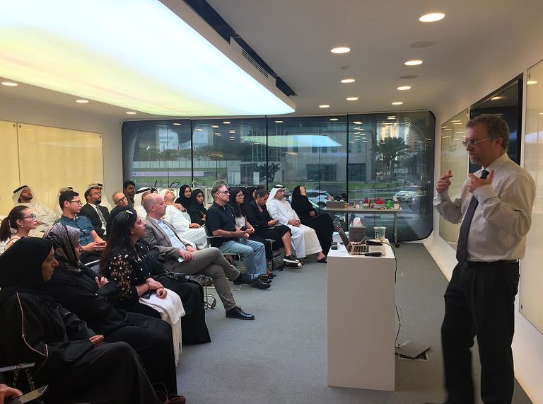 أكاديمية دبي للمستقبل تستكمل جلسات سلسلة الرواد