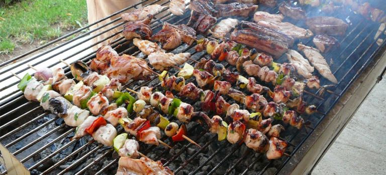 الخضروات والفاكهة تمد الجسم بالمعدل المناسب من المياه