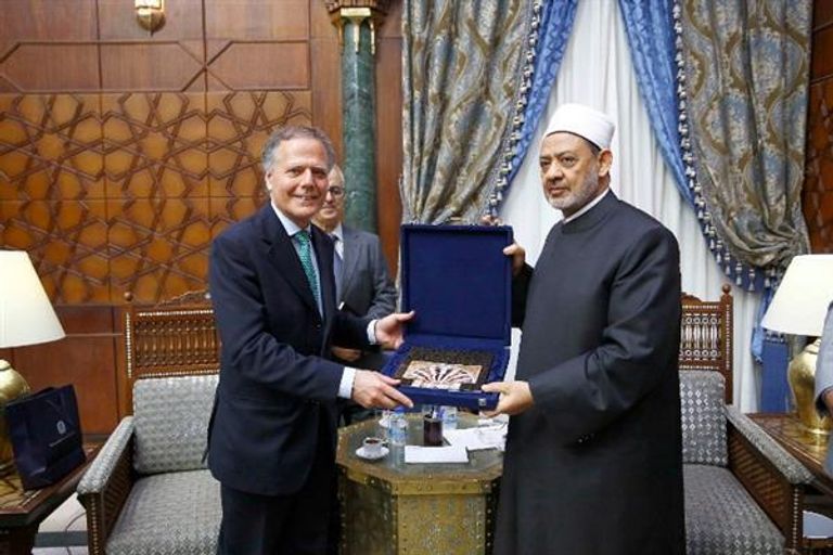 الإمام الأكبر خلال لقاء وزير الخارجية الإيطالي