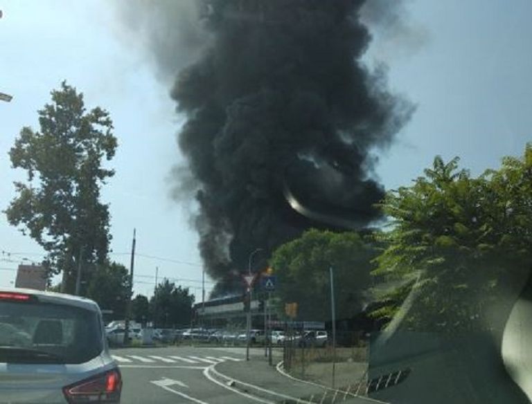 موقع الانفجار بالقرب من مطار بولونيا