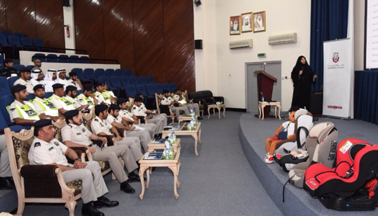 شرطة أبوظبي تنفذ برامج تدريبية حول حماية الأطفال من حوادث المركبات