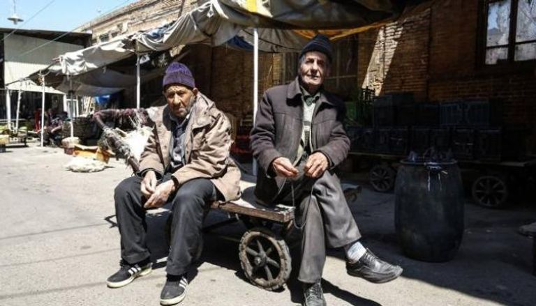 تزايد الأعباء على فقراء إيران بعد تطبيق العقوبات