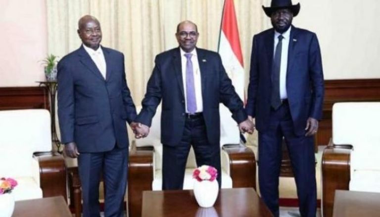 الرئيس السوداني عمر البشير يتوسط سلفاكير ومشار