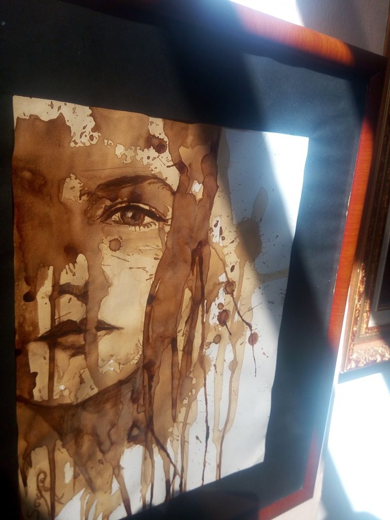 لوحة للفنانة التشكيلية الجزائرية صورية قريشي بالقهوة الفنانة التشكيلية الجزائرية صورية قريشي