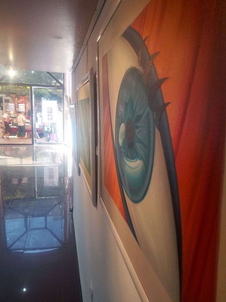 لوحات من معرض "همة" الفنانة التشكيلية الجزائرية صورية قريشي