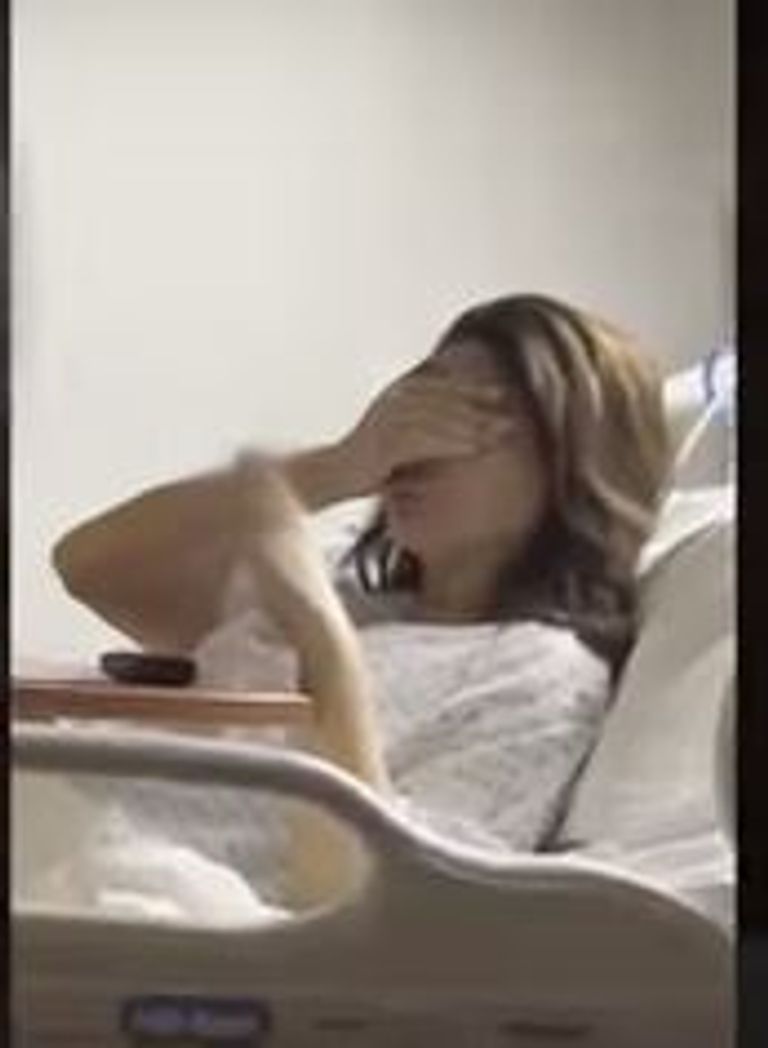 الفنانة إليسا تهزم السرطان