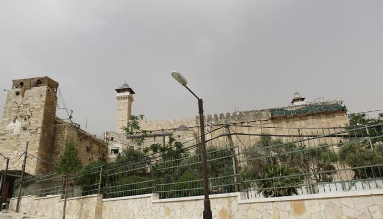 الاحتلال يحرم المصلين من الحرم الإبراهيمي لمدة 24 ساعة-أرشيفية