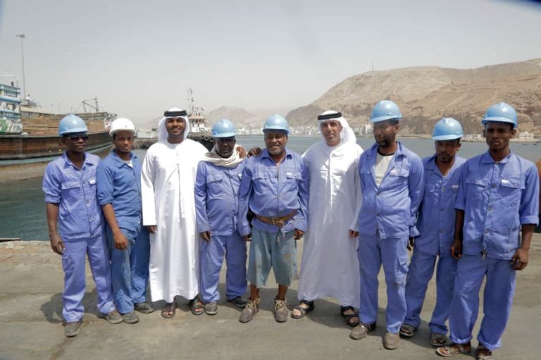 وفد إماراتي يطلع على مشاريع "الهلال" التنموية والخدمية في المكلا