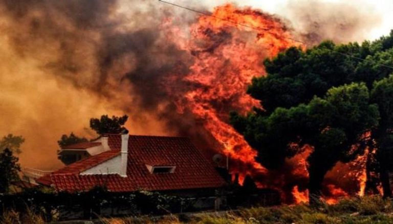 حريق قرية ماتي في اليونان