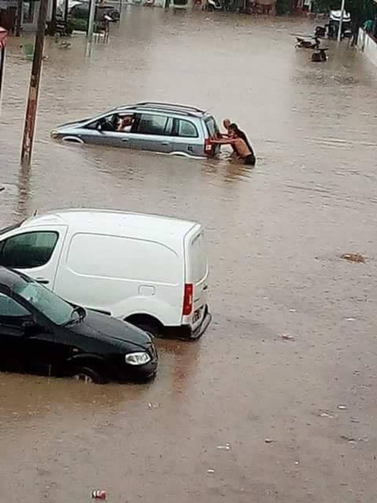 تضرر البنية التحتية جراء الأمطار 