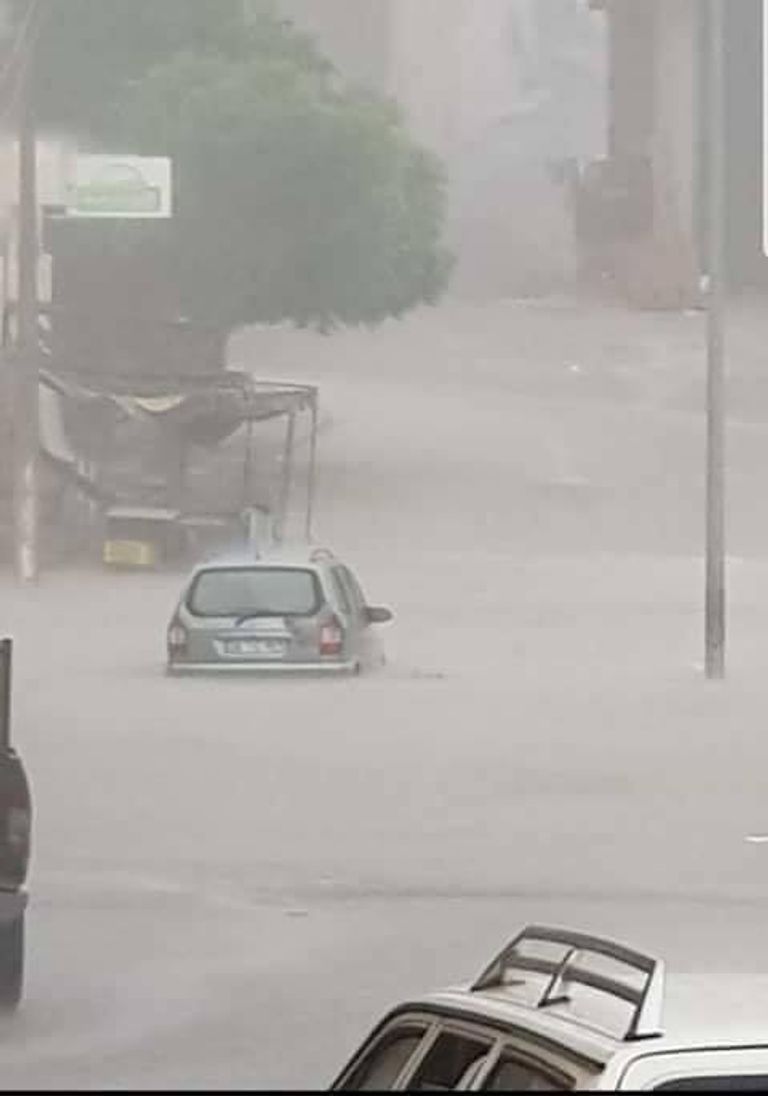 تضرر البنية التحتية جراء الأمطار 