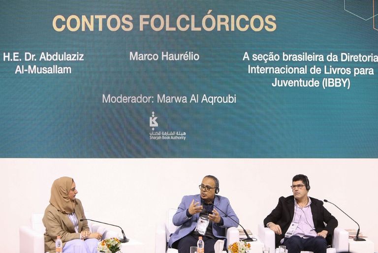 ندوات وأنشطة تفاعلية في جناح الشارقة