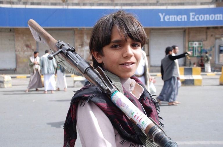 الحوثيون الأكثر تجنيدا للأطفال والمتاجرة بقضاياهم