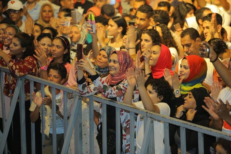 دياب خلال الحفل على مسرح بورتو مطروح