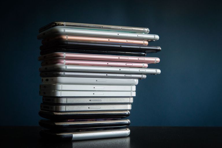 أبل تواجه أزمة في تسمية هواتف آيفون 2018 