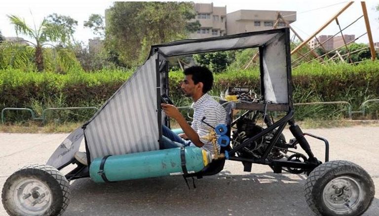 السيارة المصرية التي تعمل بالهواء في انتظار التمويل