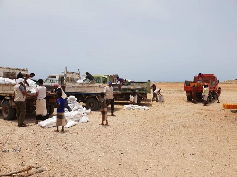 مساعدات الإمارات لسقطرى لا تنقطع