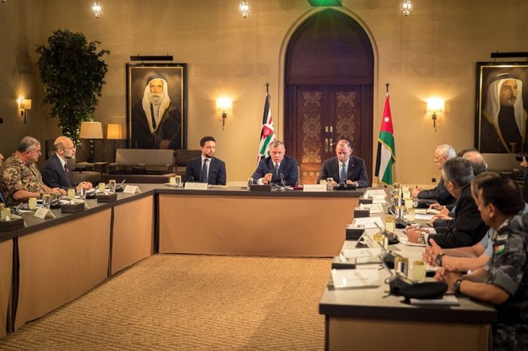 العاهل الأردني الملك عبدالله الثاني خلال إلقاء كلمته العاهل الأردني الملك عبدالله الثاني خلال إلقاء كلمته