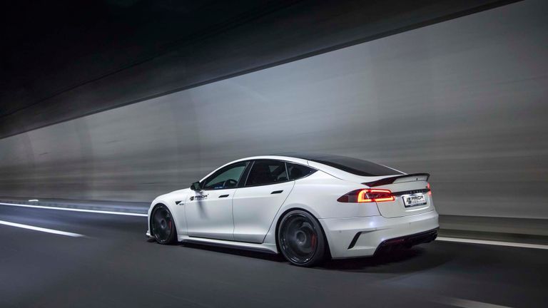 تسلا Model S P100D تسلا تجاوزت معظم السيارات الرياضية الشهيرة