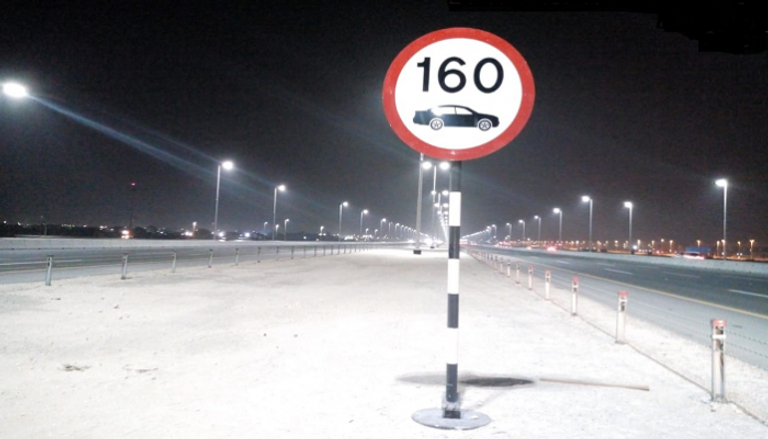 بلدية أبوظبي تستبدل 4096 لوحة تحديد السرعات 