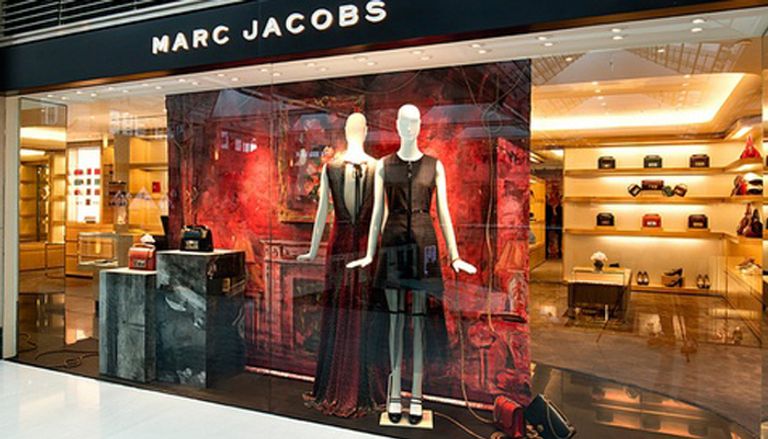 العلامة التجارية في عالم الموضة مارك جيكوبس من عروض أسبوع نيويورك للموضة السنوات السابقة