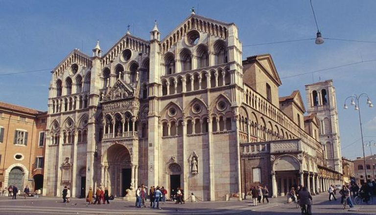 "فيرارا" الإيطالية مدينة قصور العصور الوسطى