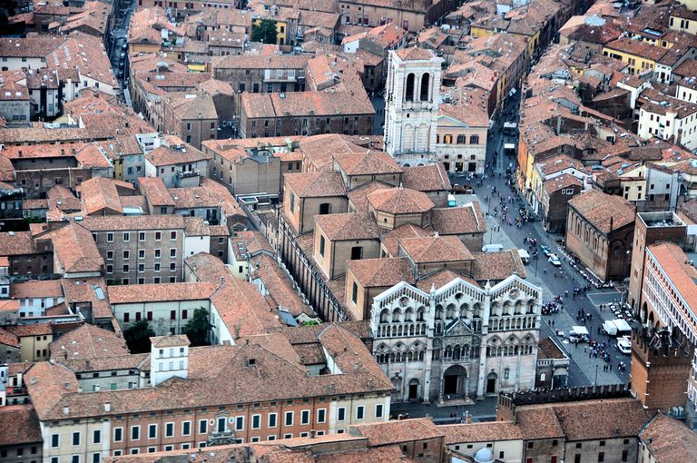 "فيرارا" الإيطالية مدينة قصور العصور الوسطى