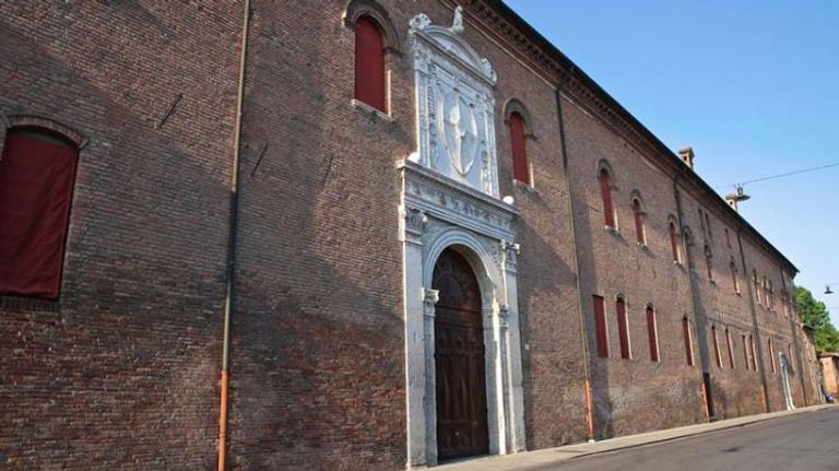 "فيرارا" الإيطالية مدينة قصور العصور الوسطى