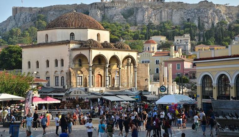 مدينة أثينا العامرة شبه خالية من السكان في الإجازات