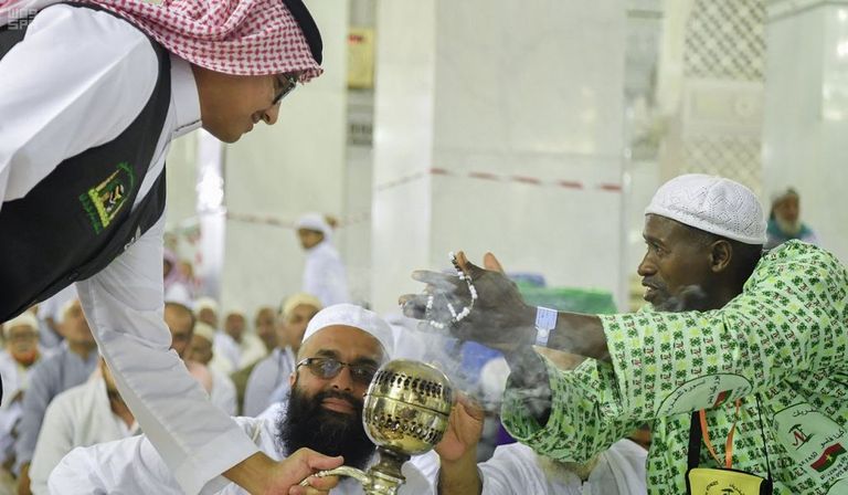 تبخير وتطييب الحجاج