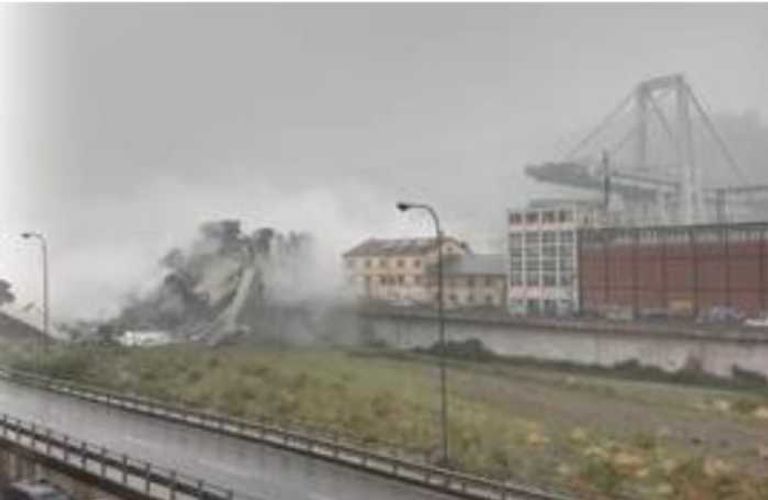 انهيار جسر موراندي في مدينة جنوة الإيطالية