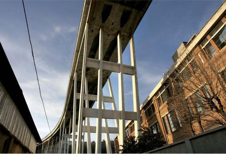 جسر موراندي في جنوة