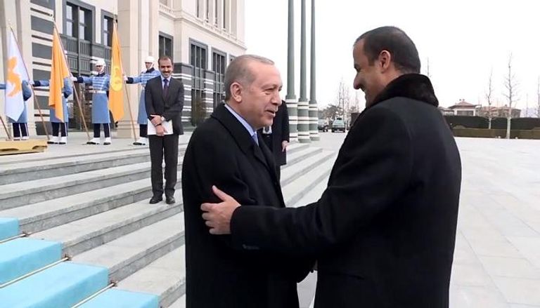 تميم يتودد لأردوغان بأموال الشعب القطري