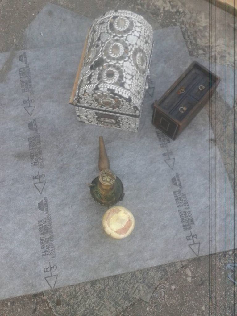 بعض المضبوطات الأثرية