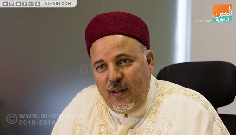 الشيخ عادل الفايدي رئيس لجنة التواصل الاجتماعي الليبية-المصرية