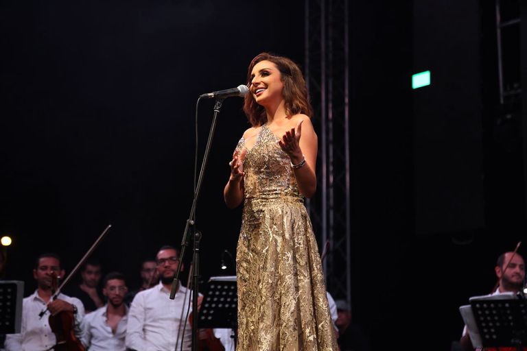 من حفل المطربة أنغام