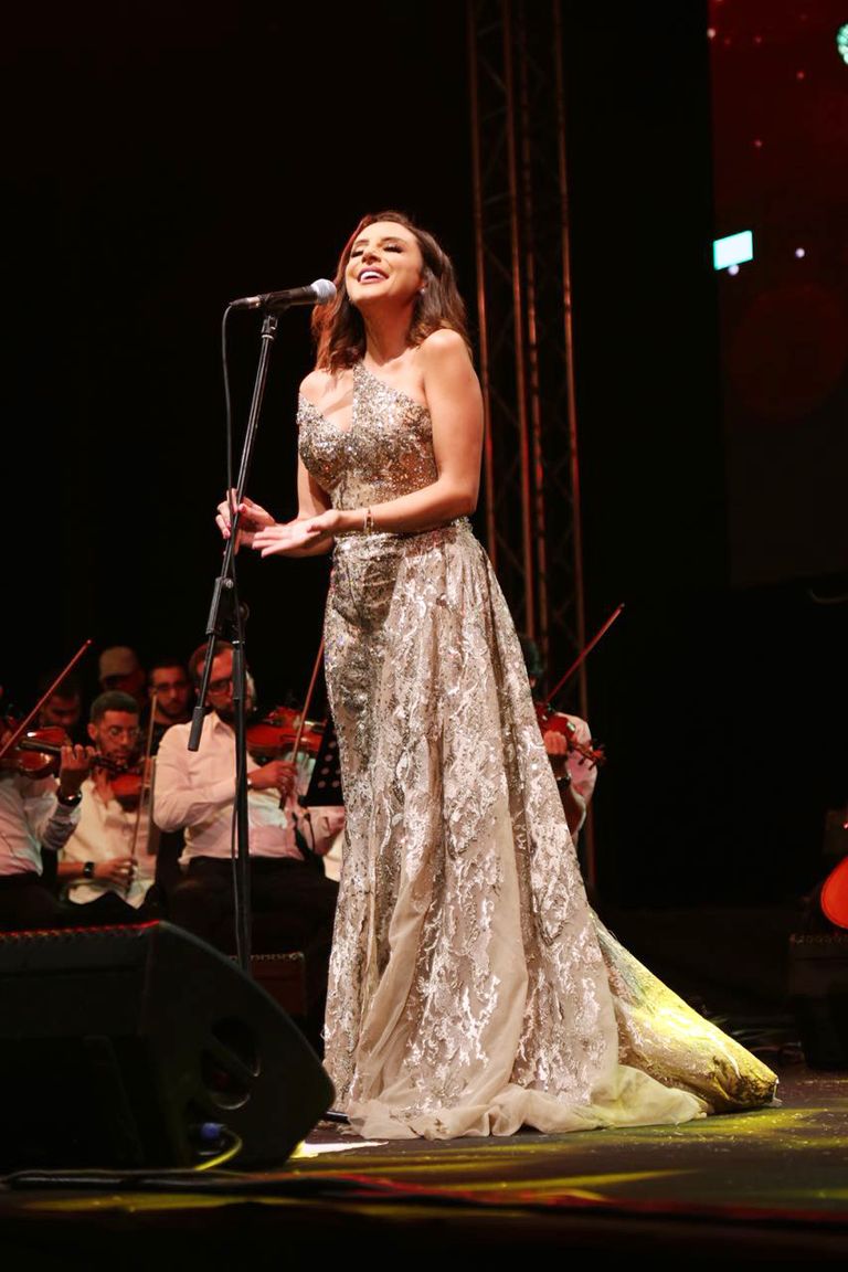 من حفل المطربة أنغام