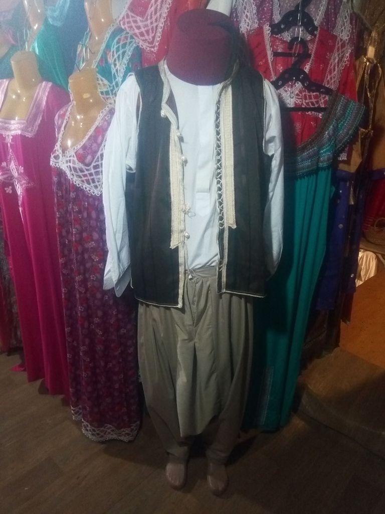 أقدم محل لبيع القطع التقليدية في الجزائر أقدم محل لبيع القطع التقليدية في الجزائر