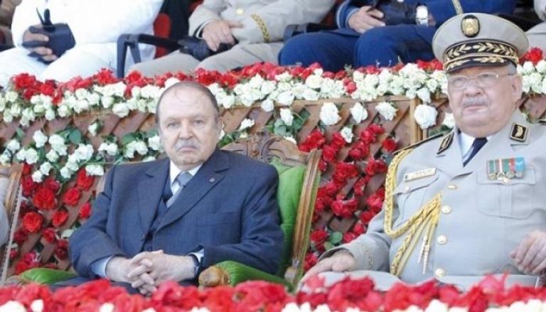 الرئيس الجزائري وقائد أركان الجيش - أرشيفية